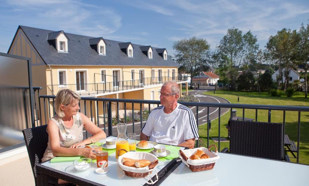 Residence Le Bois Flotte Merville-Franceville-Plage Room photo