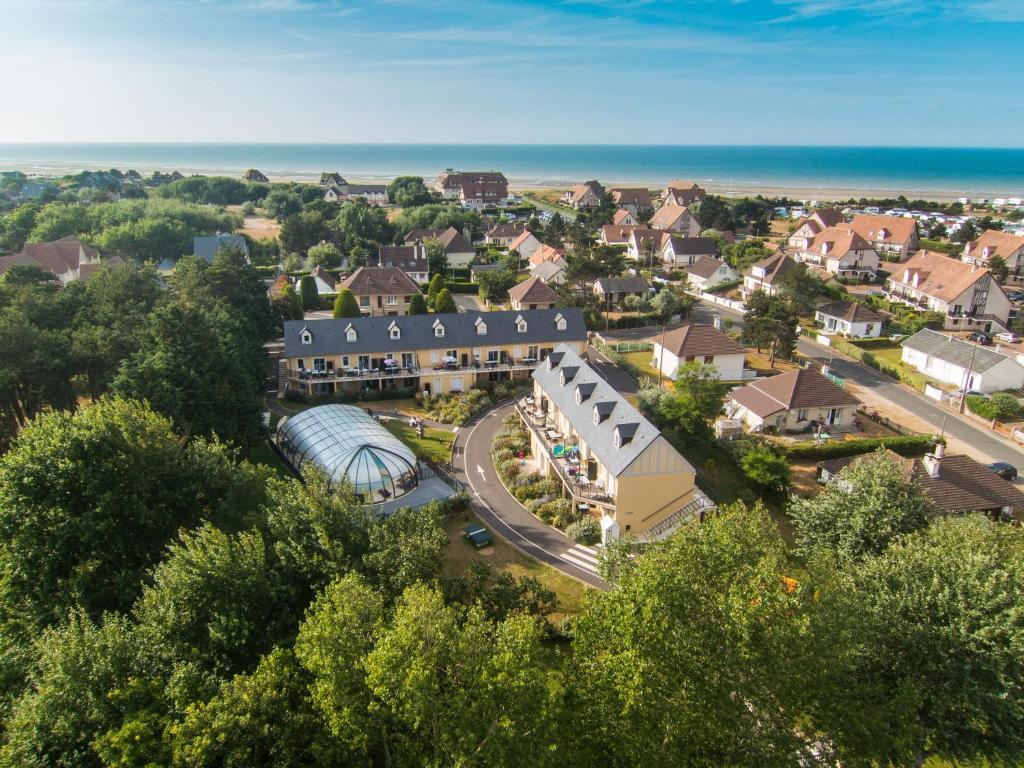 Residence Le Bois Flotte Merville-Franceville-Plage Exterior photo